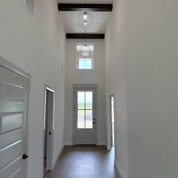 Charleston interior photo 1