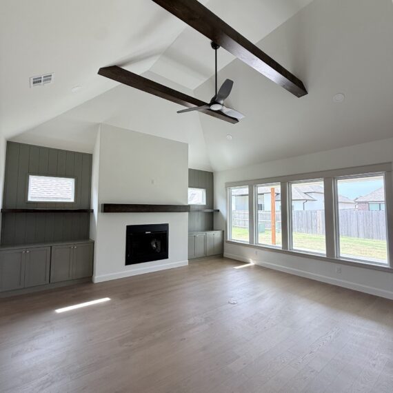 Charleston interior photo 11