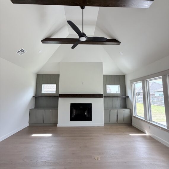 Charleston interior photo 12