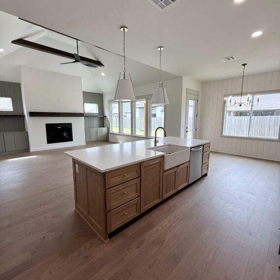 Charleston interior photo 22