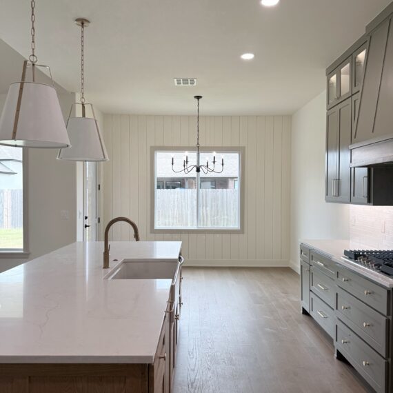 Charleston interior photo 35