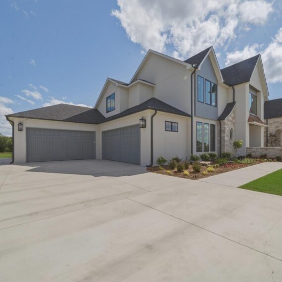 The Hampton Parade exterior photo 3