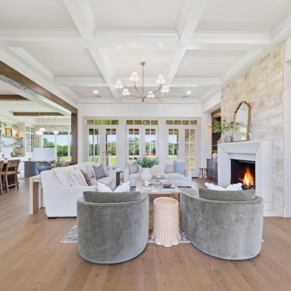 The Hampton Parade interior photo 3