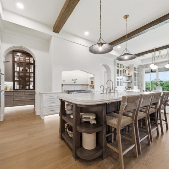 The Hampton Parade interior photo 8