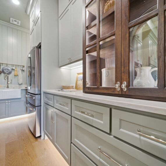 The Hampton Parade interior photo 15