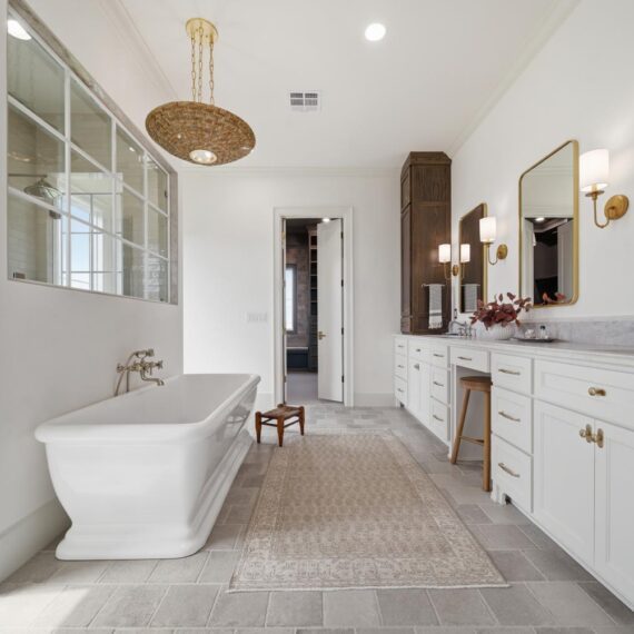 The Hampton Parade interior photo 25