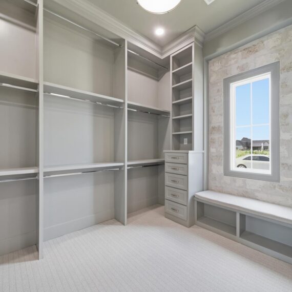 The Hampton Parade interior photo 29