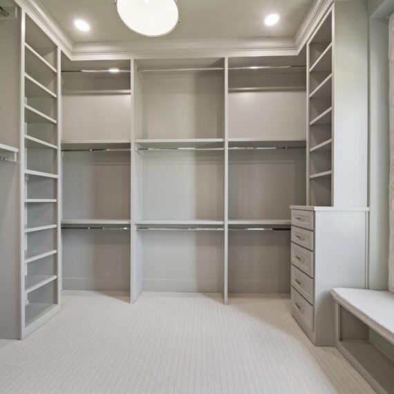 The Hampton Parade interior photo 30