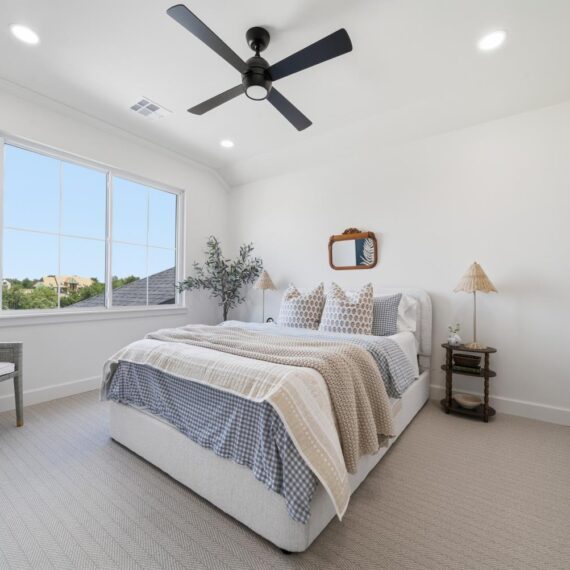 The Hampton Parade interior photo 39