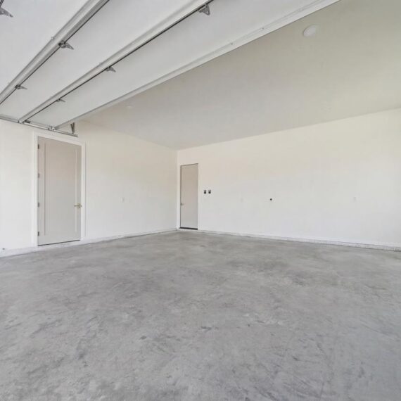 The Hampton Parade interior photo 41