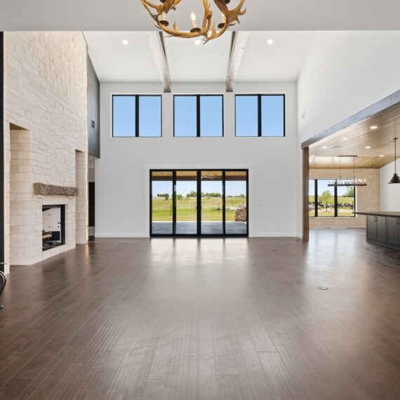 Rustic Ridge interior photo 1