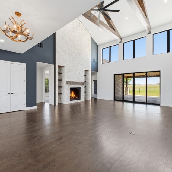 Rustic Ridge interior photo 2