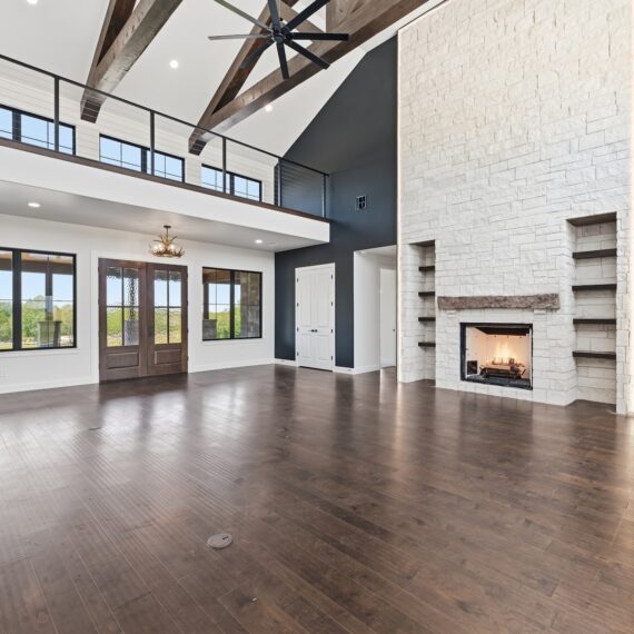 Rustic Ridge interior photo 4