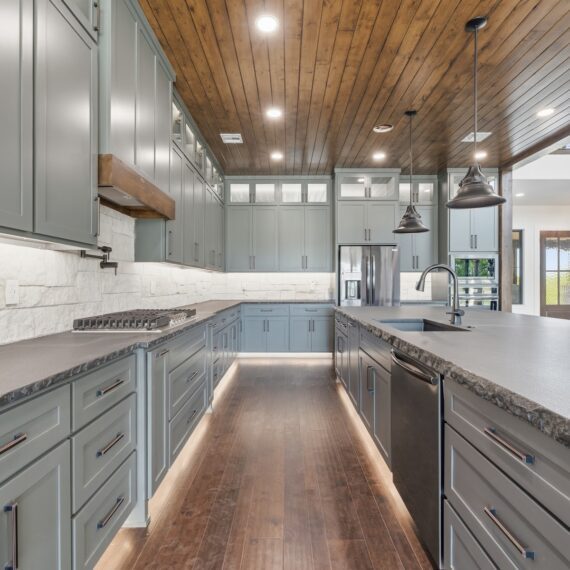Rustic Ridge interior photo 5