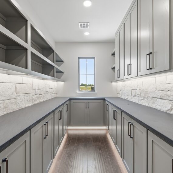 Rustic Ridge interior photo 10