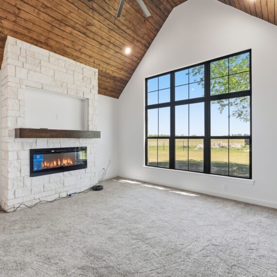 Rustic Ridge interior photo 11