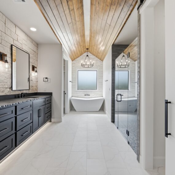 Rustic Ridge interior photo 13