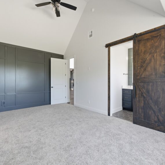 Rustic Ridge interior photo 19