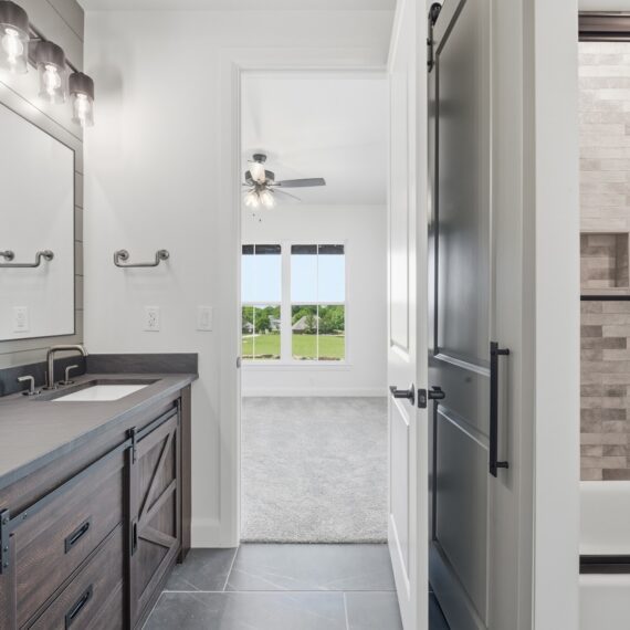 Rustic Ridge interior photo 24