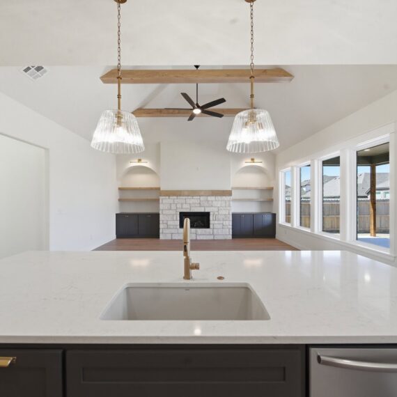 Savannah Custom interior photo 1