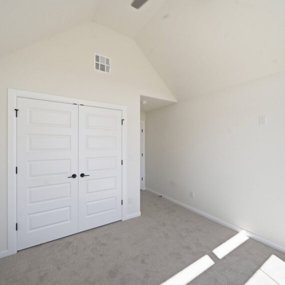 Savannah Custom interior photo 9