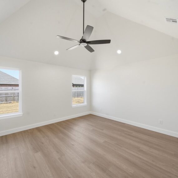 Savannah Custom interior photo 11