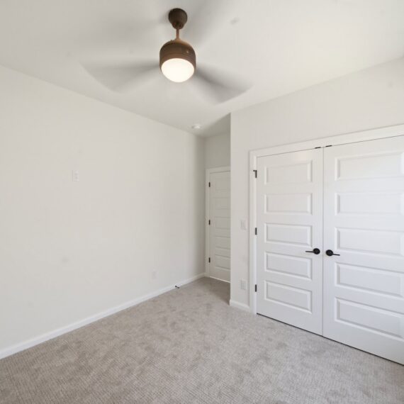 Savannah Custom interior photo 14