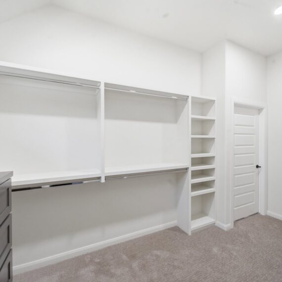 Savannah Custom interior photo 16