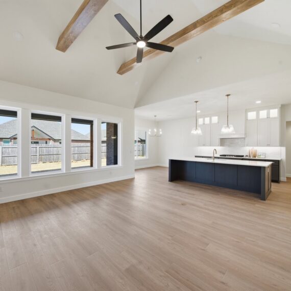 Savannah Custom interior photo 23