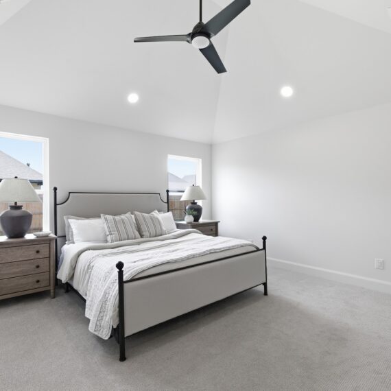 Savannah Spec interior photo 4