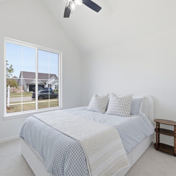 Savannah Spec interior photo 11