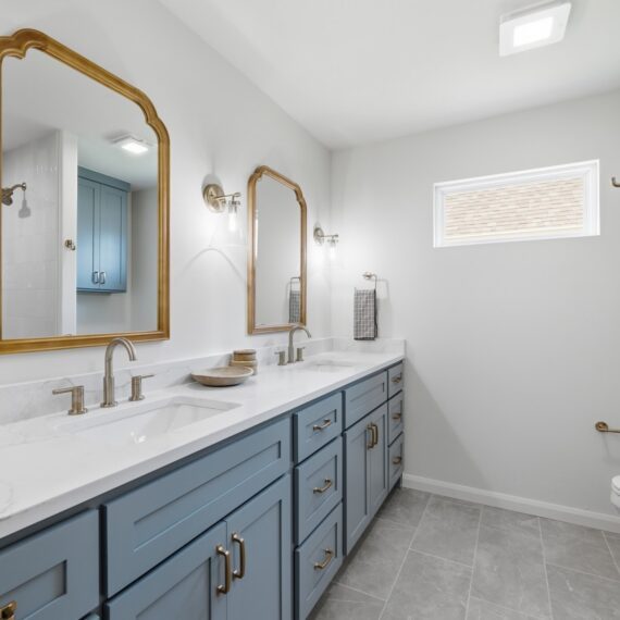 Savannah Spec interior photo 12