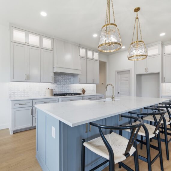 Savannah Spec interior photo 19