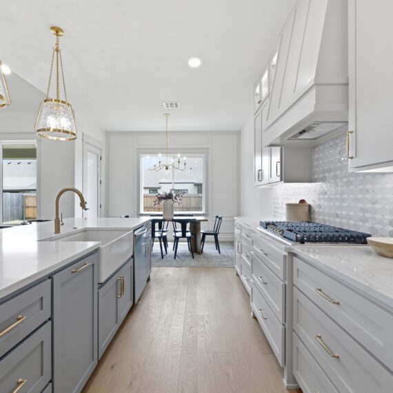 Savannah Spec interior photo 21